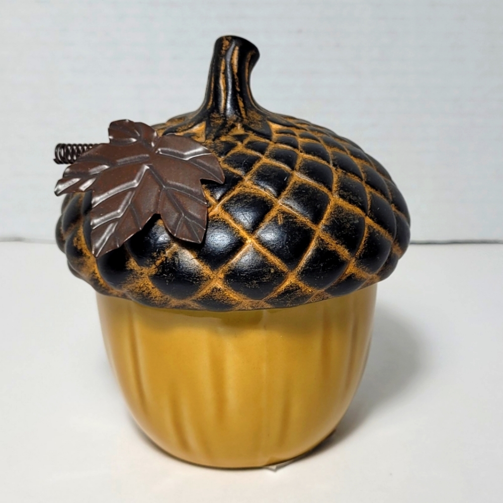 Acorn Candle Ceramic NWT